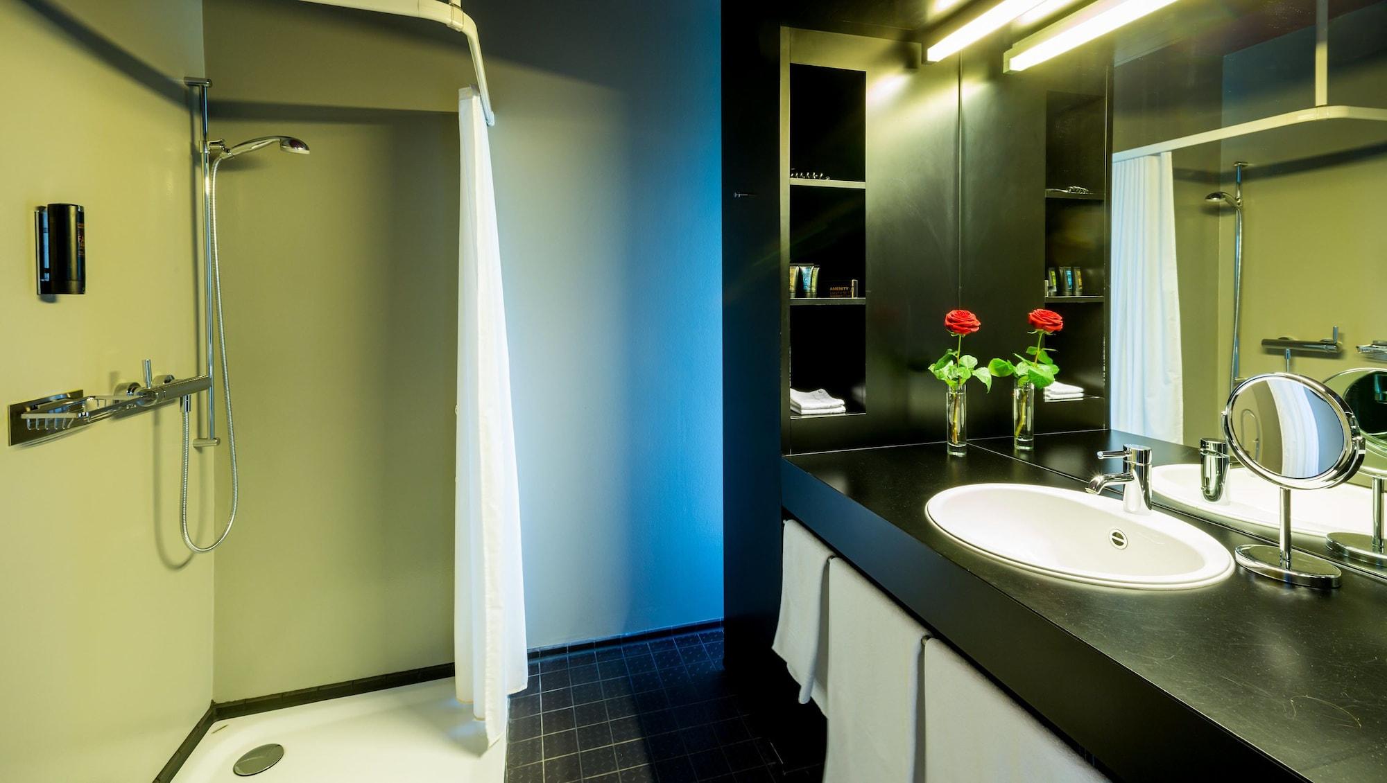 בזל Dasbreitehotel Am Rhein מראה חיצוני תמונה